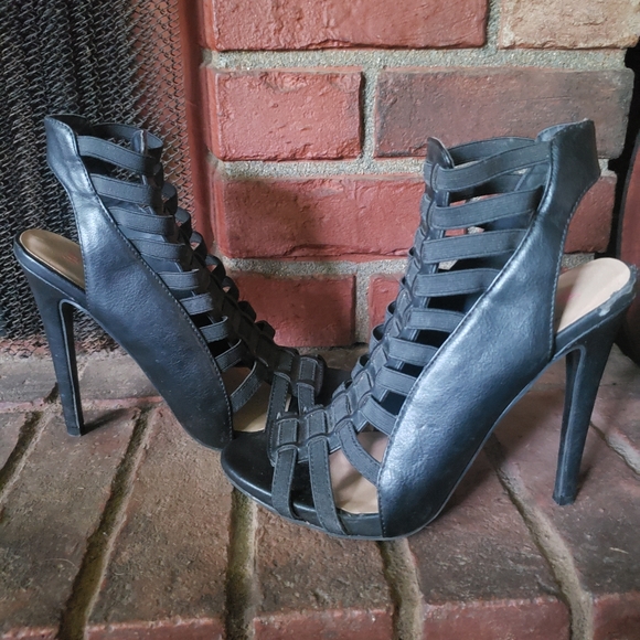 Black High hills "Just Fab" - Picture 2 of 4